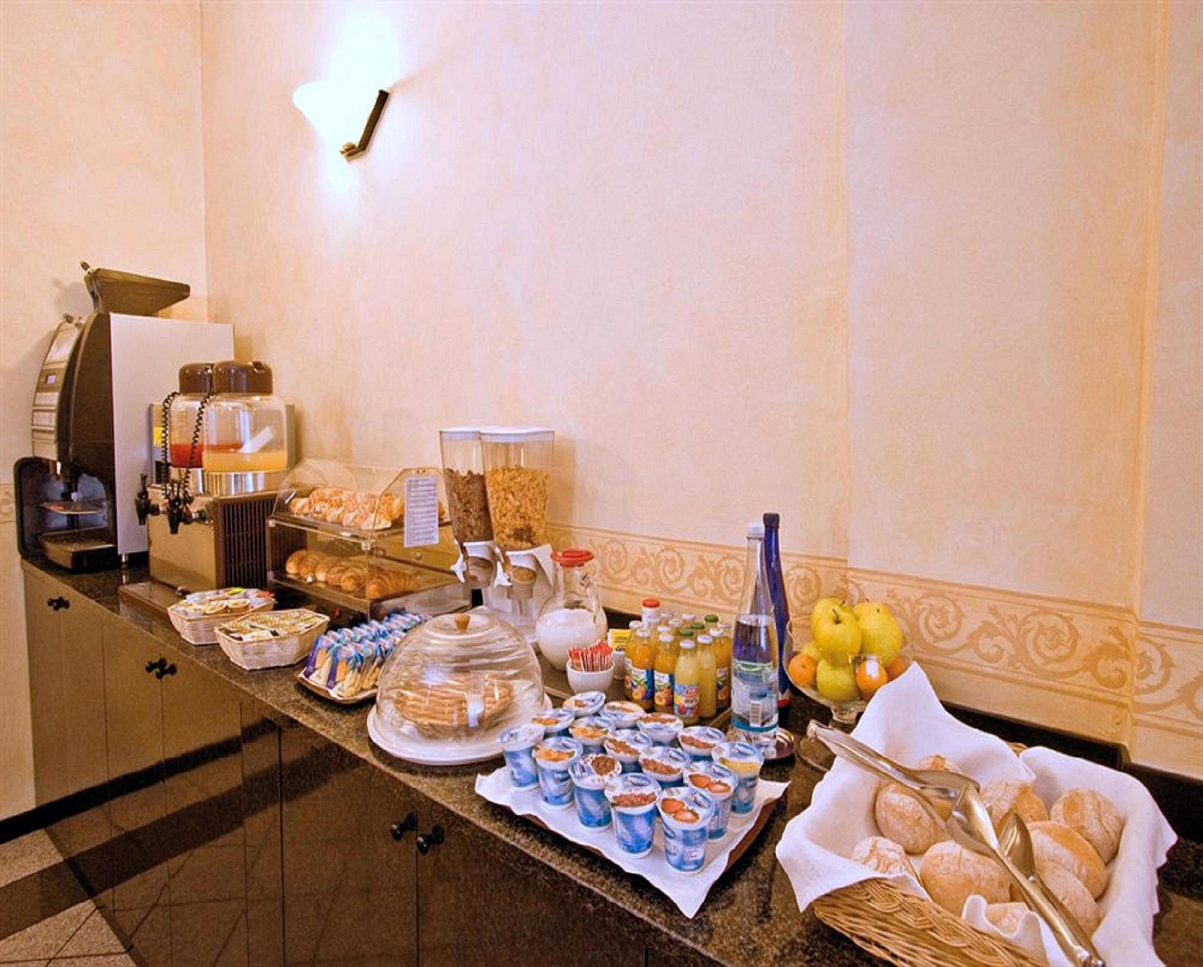 Piccolo Hotel, Milan